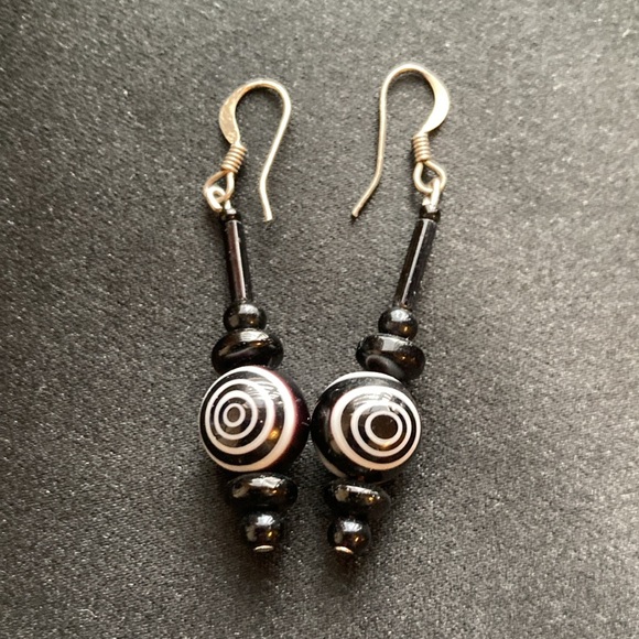 Vintage Handmade Black with White Spiral Earrings - Picture 5 of 10